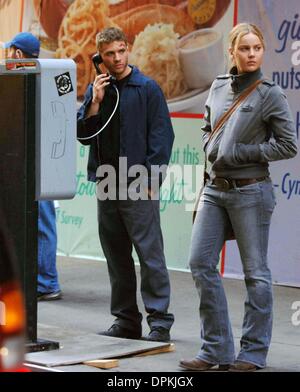 13 octobre 2006 - New York, New York, USA - K50215AR .Ryan Phillippe tournage sur son nouveau film avec Abbie Cornish. La ville de New York. 10-12-2006 . Andrea Renault / 2006.(Image Crédit : © Globe Photos/ZUMAPRESS.com) Banque D'Images