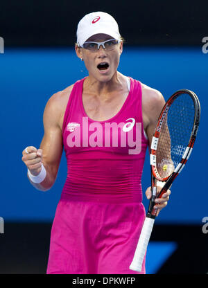 Melbourne, Australie. 15 Jan, 2014. Samantha Stosur de l'Australie célèbre la victoire au cours de ses dames en deuxième tour contre Tsvetana Pironkova de la Bulgarie à l'Open de tennis d'Australie 2014 à Melbourne, Australie, le 15 janvier 2014. Samantha Stosur a remporté 2-0. Credit : Bai Xue/Xinhua/Alamy Live News Banque D'Images