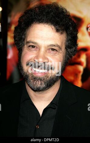 7 décembre 2006 - Graumans Chinese, Hollywood, Los Angeles, USA - EDWARD ZWICK.DIRECTEUR DE FILM.K51010.BLOOD DIAMOND PREMIÈRE MONDIALE AU GRAUMANS CHINESE THEATRE HOLLYWOOD , CA 12-06-2006.(Image Crédit : © Globe Photos/ZUMAPRESS.com) Banque D'Images