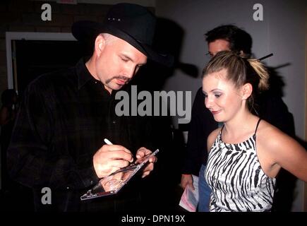 7 février 2006 - K170006LR.La WB Radio Music Awards.Mandalay Bay, à Las Vegas, Nevada..Garth Brooks et Beverly Mitchell. Lisa Rose - 1999(Credit Image : © Globe Photos/ZUMAPRESS.com) Banque D'Images