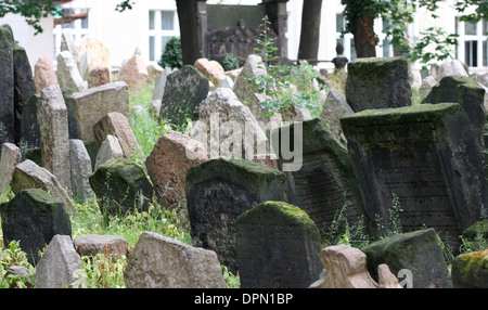 République tchèque. Prague. Vieux cimetière juif. A été utilisé à partir de début du 15ème siècle jusqu'en 1787. Pierres tombales. Banque D'Images