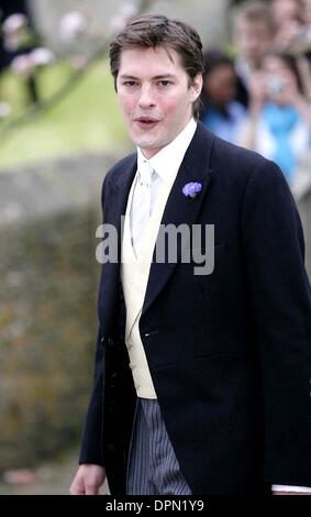 6 mai 2006 - Londres, Royaume-Uni - K47763.LAURA PARKER BOWLES ET HARRY LOPES WEDDING-ST.CYRIAC'S CHURCH, LACOCK, WILTSHIRE..06/05/2006.HARRY LOPES.Â©MARK CHILTON// linkUK(2006 Image Crédit : © Globe Photos/ZUMAPRESS.com) Banque D'Images