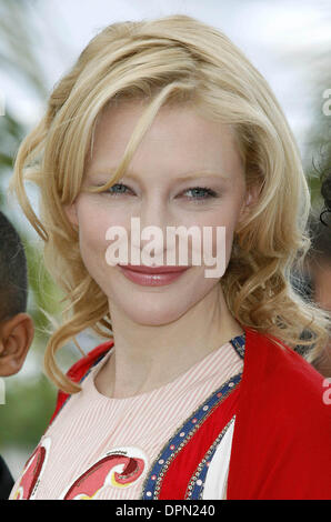 Le 23 mai 2006 - Cannes, France - K48004. 001704 .Cate Blanchett.''BABEL PHOTOCALL''-'59ème FESTIVAL DE CANNES 2006'-PALAIS DE FESTIVAL, CANNES, FRANCE. 05-23-2006. MARK CHILTON/ linkUK.com-(Credit Image : © Globe Photos/ZUMAPRESS.com) Banque D'Images