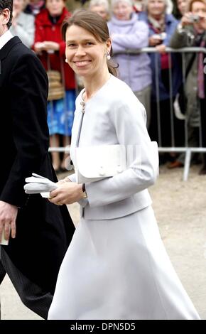 6 mai 2006 - Londres, Royaume-Uni - K47763.LAURA PARKER BOWLES ET HARRY LOPES WEDDING-ST.CYRIAC'S CHURCH, LACOCK, WILTSHIRE..06/05/2006.SARAH CHATTO.Â©MARK CHILTON// linkUK(2006 Image Crédit : © Globe Photos/ZUMAPRESS.com) Banque D'Images