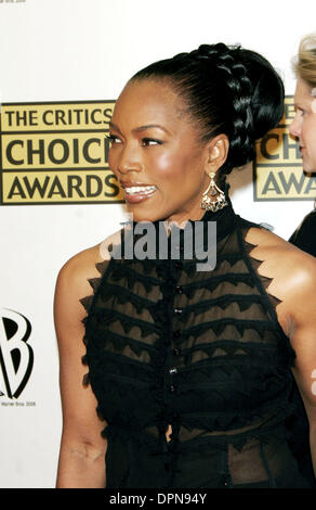9 janvier 2006 - Santa Monica, Californie, USA - Angela Bassett -.Le 11ème Critics Choice Awards annuels -SANTA MONICA CIVIC AUDITORIUM -.SANTA MONICA, Californie - .01-09-2006 -. NINA PROMMER/ 2006.K46335NP.(Image Crédit : © Globe Photos/ZUMAPRESS.com) Banque D'Images