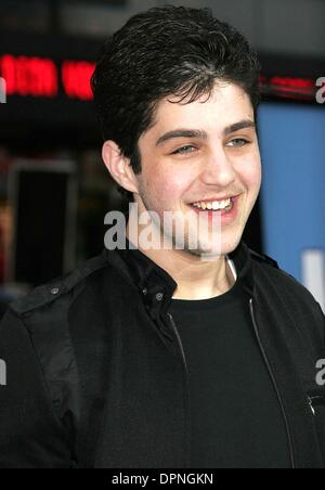 19 mars 2006 - Hollywood, Californie, USA - JOSH PECK -.ICE AGE THE MELTDOWN - PREMIÈRE MONDIALE -.le Grauman's Chinese Theatre, à Hollywood, Californie - .03-19-2006 -. NINA PROMMER/ 2006.K47237NP.(Image Crédit : © Globe Photos/ZUMAPRESS.com) Banque D'Images