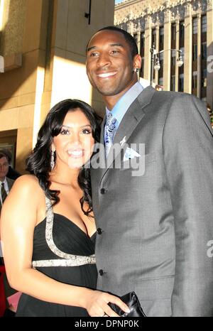 12 juillet 2006 - Hollywood, Californie, USA - KOBE BRYANT ET FEMME -.2006 ESPY awards - .KODAK THEATRE, à Hollywood, Californie - .07-12-2006 -. NINA PROMMER/ 2006.K48165NP.(Image Crédit : © Globe Photos/ZUMAPRESS.com) Banque D'Images