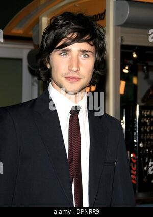 13 déc 2006 - Hollywood, Californie, USA - MATT DALLAS -.Le voile peint - PREMIERE - ARCLIGHT.THEATER, Hollywood, Californie - 12-13-2006 - .. NINA PROMMER/ 2006.K50941NP(Image Crédit : © Globe Photos/ZUMAPRESS.com) Banque D'Images