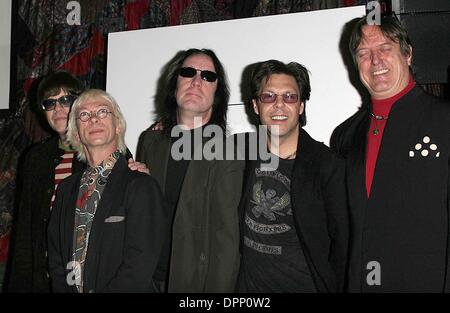 Mar. 14, 2006 - West Hollywood, Californie, USA - Les nouvelles voitures : L-R ELLIOT EASTON, GREG HAWKES, Todd Rundgren, KASIM SULTON, PRAIRIE PRINCE -.CONFÉRENCE DE PRESSE POUR LES NOUVELLES VOITURES -.HOUSE OF BLUES, WEST HOLLYWOOD, CALIFORNIE - .03-14-2006 -. NINA PROMMER/ 2006.K47174NP.(Image Crédit : © Globe Photos/ZUMAPRESS.com) Banque D'Images