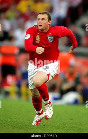 20 juin 2006 - Stade Rheinenergiestadion, COLOGNE, ALLEMAGNE - WAYNE ROONEY.K48375.SUÈDE V ANGLETERRE.LE STADE DE LA COUPE DU MONDE, Cologne, FRANCE..06-20-2006. STEWART KENDAL / / 2006.(Image Crédit : © Globe Photos/ZUMAPRESS.com) Banque D'Images