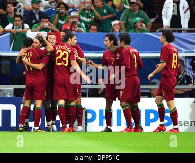 21 juin 2006 - Gelsenkirchen, Allemagne - K48390.LE PORTUGAL CONTRE LE MEXIQUE.Gelsenkirchen, Allemagne 06-21-2006. STEWART KENDALL- - 2006.MANICHE.célèbre but avec l'équipe.(Image Crédit : © Globe Photos/ZUMAPRESS.com) Banque D'Images