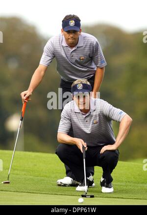 23 septembre 2006 - Le Club K,6, comté de Kildare, Irlande - K49980.2006 RYDER CUP.LE K CLUB, STRAFFAN KILDARE COUNTY., Irlande 09-23-2006. RICHARD VENTES -- 2006.Luke Donald et Sergio Garcia.QUEUE MIS SUR 15.(Image Crédit : © Globe Photos/ZUMAPRESS.com) Banque D'Images