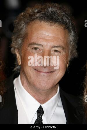 21 oct., 2006 - L'Odeon, LONDON - Dustin Hoffman.FICTION PREMIERE.L'Odeon, LONDON 10-20-2006. STEWART KENDALL- - 2006.K50375(Image Crédit : © Globe Photos/ZUMAPRESS.com) Banque D'Images
