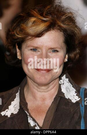 21 oct., 2006 - L'Odeon, LONDON - IMELDA STAUNTON.FICTION PREMIERE.L'Odeon, LONDON 10-20-2006. STEWART KENDALL- - 2006.K50375(Image Crédit : © Globe Photos/ZUMAPRESS.com) Banque D'Images