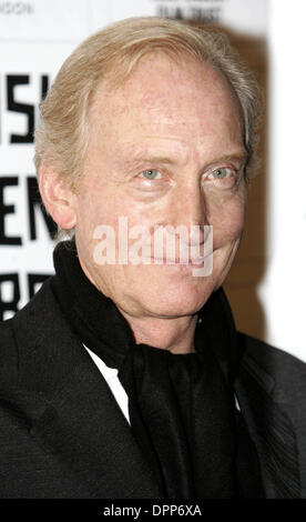 Le 29 novembre 2006 - Palais d'Hammersmith, LONDRES, ANGLETERRE - CHARLES DANCE.ACTEUR..ARRIVE POUR LE BRITISH INDEPENDENT FILM AWARDS 2006 À L'HAMMERSMITH PALAIS DE LONDRES.11-29-2006.K50910. - Crédit photos(Image : © Photos Globe/ZUMAPRESS.com) Banque D'Images