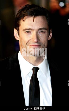 5 novembre 2006 - L'Odeon West End, LONDRES, ANGLETERRE - K50599.Hugh Jackman..ARRIVE POUR LE UK FILM PREMIERE DU PRESTIGE À L'ODÉON WEST END, Leicester Square à Londres... le 05/11/2006. TIM MATTHEWS //(2006 Image Crédit : © Globe Photos/ZUMAPRESS.com) Banque D'Images