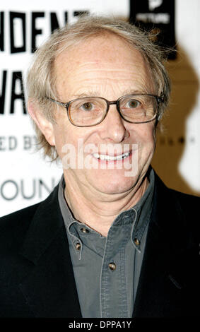 Le 29 novembre 2006 - Palais d'Hammersmith, LONDRES, ANGLETERRE - Ken Loach.Directeur..ARRIVE POUR LE BRITISH INDEPENDENT FILM AWARDS 2006 À L'HAMMERSMITH PALAIS DE LONDRES.11-29-2006.K50910. - Crédit photos(Image : © Photos Globe/ZUMAPRESS.com) Banque D'Images