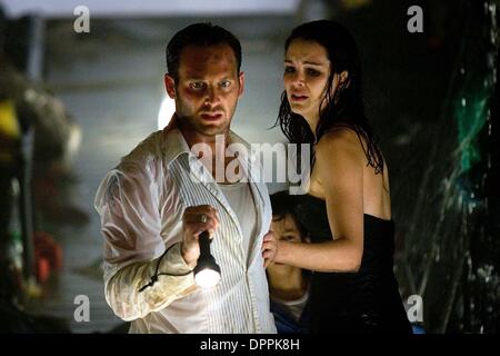 11 avril 2006 - josh LUCAS, JACINDA BARRETT Dylan Johns et que Maggie James dans PicturesÃ• Warner Bros. et virtuelle StudiosÃ• action aventure Ã'Poseidon.Ã" Le film a également étoiles Kurt Russell et Richard Dreyfuss.. .TV-film encore. Fourni par K47740ES.(Image Crédit : © Globe Photos/ZUMAPRESS.com) Banque D'Images