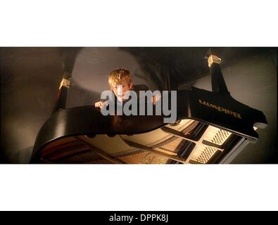 11 avril 2006 - JIMMY BENNETT comme Conor James dans PicturesÃ• Warner Bros. et virtuelle StudiosÃ• action aventure Ã'Poseidon.Ã" Le film stars Kurt Russell, Josh Lucas, Richard Dreyfuss.. .TV-film encore. Fourni par K47740ES.(Image Crédit : © Globe Photos/ZUMAPRESS.com) Banque D'Images