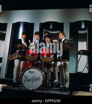 18 déc., 2006 - Dave Clark Five.Lenny Davidson, Dave Clark, Rick Huxley, Denis West Payton et Mike Smith.FOURNI PAR (crédit Image : © Globe Photos/ZUMAPRESS.com) Banque D'Images