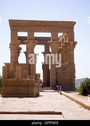 Kiosque de Trajan sur l'île Agilkia, Lac Nasser, Egypte. Une partie de l'ensemble du temple de Philae consacré à la déesse Isis Banque D'Images