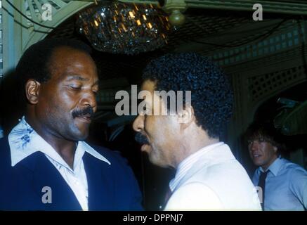 Le 12 décembre 2005 - RICHARD PRYOR AVEC JIM BROWN.FOURNI PAR (crédit Image : © Globe Photos/ZUMAPRESS.com) Banque D'Images