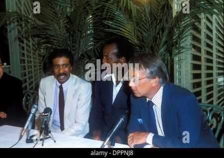 Le 12 décembre 2005 - RICHARD PRYOR AVEC JIM BROWN.FOURNI PAR (crédit Image : © Globe Photos/ZUMAPRESS.com) Banque D'Images