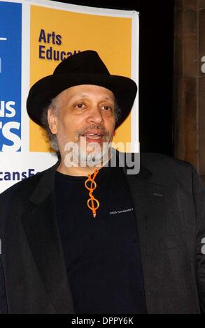 16 octobre 2006 - 10/16/06 42E RUE CIPRIANI, NEW YORK..LES AMÉRICAINS POUR LES ARTS NATIONAL ARTS AWARDS 2006..Walter Mosley.. KEN BABOLSCAY / / 2006.J11266(KBA Image : © Crédit Photos Globe/ZUMAPRESS.com) Banque D'Images