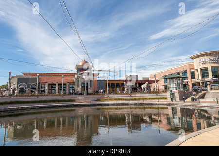 La voie navigable de Woodlands à la galerie marchande de Woodlands dans le centre-ville de Woodlands, The Woodlands, Texas. Banque D'Images