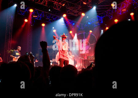 Apr 19, 2009 - Indio, California, USA - chanteurs de Rap et Chuck D de PUBLIC ENEMY AROMATISÉ SAVEUR effectue live (crédit Image : © Jason Murray/A-Frame/ZUMAPRESS.com) Banque D'Images