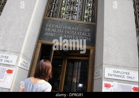 Apr 27, 2009 - Manhattan, New York, USA - l'entrée dans les bureaux du ministère de la santé, des hôpitaux et de l'assainissement dans la partie basse de Manhattan comme le nombre de cas de grippe porcine à New York a augmenté à 28. (Crédit Image : Â© Bryan Smith/ZUMA Press) RESTRICTIONS : * New York * hors droits Journaux Banque D'Images