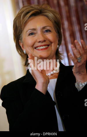 Feb 02, 2009 - Washington, District de Columbia, Etats-Unis - Hillary Clinton est assermenté à titre de 67e Secrétaire d'État des États-Unis. (Crédit Image : © James Berglie/ZUMA Press) Banque D'Images