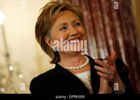 Feb 02, 2009 - Washington, District de Columbia, Etats-Unis - Hillary Clinton est assermenté à titre de 67e Secrétaire d'État des États-Unis. (Crédit Image : © James Berglie/ZUMA Press) Banque D'Images