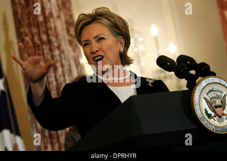 Feb 02, 2009 - Washington, District de Columbia, Etats-Unis - Hillary Clinton parle après avoir été assermenté comme 67e Secrétaire d'État des États-Unis. (Crédit Image : © James Berglie/ZUMA Press) Banque D'Images