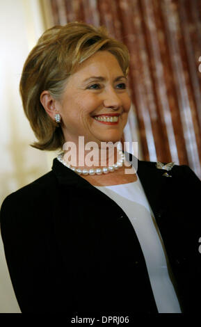 Feb 02, 2009 - Washington, District de Columbia, Etats-Unis - Hillary Clinton est assermenté à titre de 67e Secrétaire d'État des États-Unis. (Crédit Image : © James Berglie/ZUMA Press) Banque D'Images