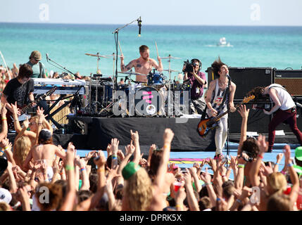 Mar 17, 2009 - Panama City Beach, Floride, USA - "Parabellum" effectuant à MTV Spring Break 2009 show à Panama City Beach, en Floride. TYSON RITTER, NICK WHEELER, MIKE KENNERTY ET CHRIS GAYLOR. (Crédit Image : © Shane Babin/ZUMA Press) Banque D'Images