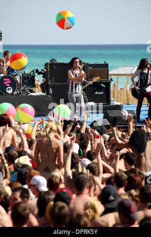 Mar 17, 2009 - Panama City Beach, Floride, USA - "Parabellum" effectuant à MTV Spring Break 2009 show à Panama City Beach, en Floride. TYSON RITTER, NICK WHEELER, MIKE KENNERTY ET CHRIS GAYLOR. (Crédit Image : © Shane Babin/ZUMA Press) Banque D'Images