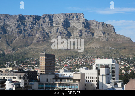 Vue aérienne de Cape Town CBD avec Table Mountain, dans l'arrière-plan Banque D'Images