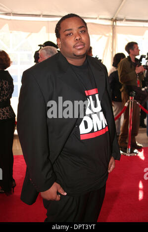 4 avril 2009, Cleveland, OH..Jason Mizell Jr., fils du regretté Jason Mizell, connu sous le nom de Jam Master Jay, le DJ de Run DMC, a marché sur le tapis rouge avant Run DMC a été intronisé au Rock and Roll Hall of Fame à Cleveland's Hall Public Samedi, Avril 4, 2009...Jeff Moreland/CSMApril 04, 2009 Cleveland, OH....Jeff Moreland/CSM (crédit Image : Â© Jeff Moreland/Cal Sport Media) Banque D'Images