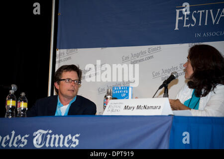 Apr 28, 2009 - Los Angeles, Californie, USA - Michael J. FOX interviewée par MARY MCNAMARA au Los Angeles Times Festival of Books 2009 à l'UCLA, Los Angeles, CA. (Crédit Image : © Deioma Kayte/ZUMA Press) Banque D'Images