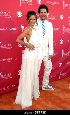 44Th Annual Academy of Country Music Awards au MGM Grand Garden Arena de Las Vegas, NV 04-05-2009 Photo de Scott Kirkland-Globe @ photos......2009 Jennifer Love Hewitt et Jamie Kennedy.K61495SK (crédit Image : © Scott Kirkland/Globe Photos/ZUMAPRESS.com) Banque D'Images