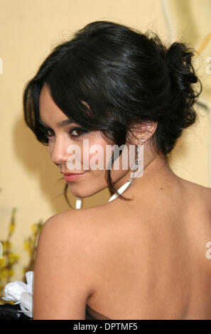 Feb 22, 2009 - Hollywood, Californie, USA - actrice Vanessa Hudgens arrivant à la 81e Academy Awards annuel tenu à le Kodak Theatre à Hollywood. (Crédit Image : © Paul Fenton/ZUMA Press) Banque D'Images