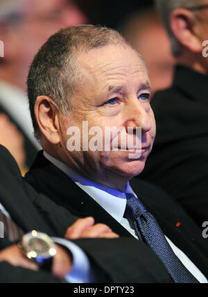 Munich, Allemagne. 16 janvier, 2014. Le président de la Fédération Internationale de l'Automobile (FIA), Jean Todt pendant la cérémonie de remise des prix de l'automobile club de l'ADAC pour l 'Gelber Engel 2014' (lit : Ange Jaune) à Munich (Allemagne), 16 janvier 2014. Photo : Tobias Hase/dpa/Alamy Live News Banque D'Images