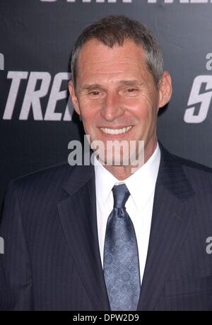 Apr 30, 2009 - Los Angeles, Californie, USA - l'Acteur BEN CROSS à la 'Star Trek' Los Angeles Premiere tenue au Grauman's Chinese Theatre, à Hollywood. (Crédit Image : Â© Paul Fenton/ZUMA Press) Banque D'Images