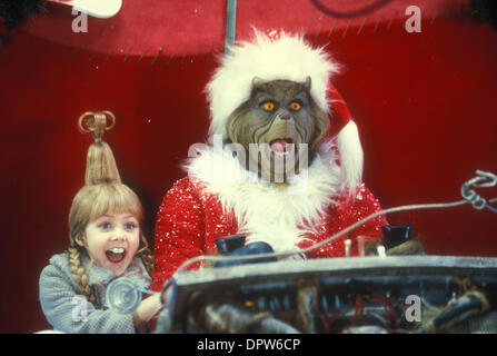 TAYLOR MOMSEN avec JIM CARREY.'Dr. Seuss Comment le Grinch a volé Noël' .Fourni par ES-Globe Photos, inc..TV-Film-Still.K20375ES (crédit Image : © Globe Photos/ZUMAPRESS.com) Banque D'Images