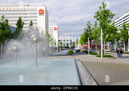 Prager Strasse, fontaine à Dresde, Saxe, Allemagne, Europe Banque D'Images