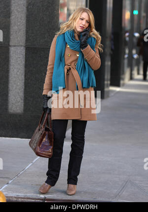 Feb 25, 2009 - New York, NY, USA - Blake Lively sur le tournage de 'Gossip Girl' dans la ville de New York. (Crédit Image : © Dan Herrick/ZUMA Press) Banque D'Images