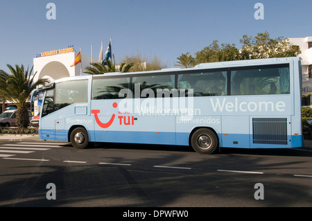 Maison de Vacances Thomas Cook bus bus entraîneurs entraîneur transferts Transfert aéroport lanazorote lanzarote spain Spanish world of tui' Banque D'Images