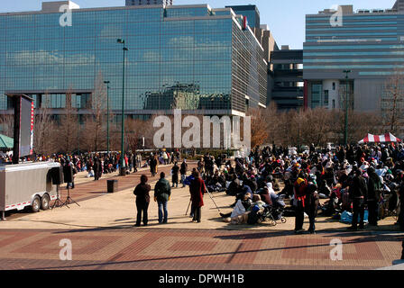 Jan 20, 2009 - Atlanta, Géorgie, États-Unis - Des milliers de gens se sont rendus, pour regarder le 56e cas d'investiture présidentielle au Parc du Centenaire en Géorgie. (Crédit Image : © Timothy L. Hale/ZUMA Press) Banque D'Images