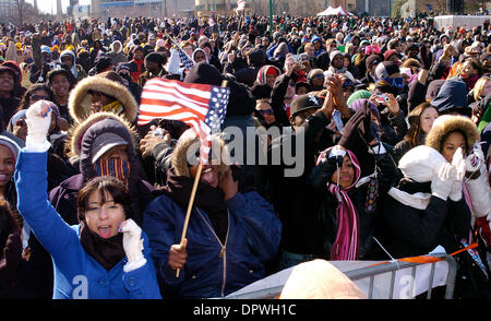 Jan 20, 2009 - Atlanta, Géorgie, États-Unis - Des milliers de gens se sont rendus, pour regarder le 56e cas d'investiture présidentielle au Parc du Centenaire en Géorgie. (Crédit Image : © Timothy L. Hale/ZUMA Press) Banque D'Images